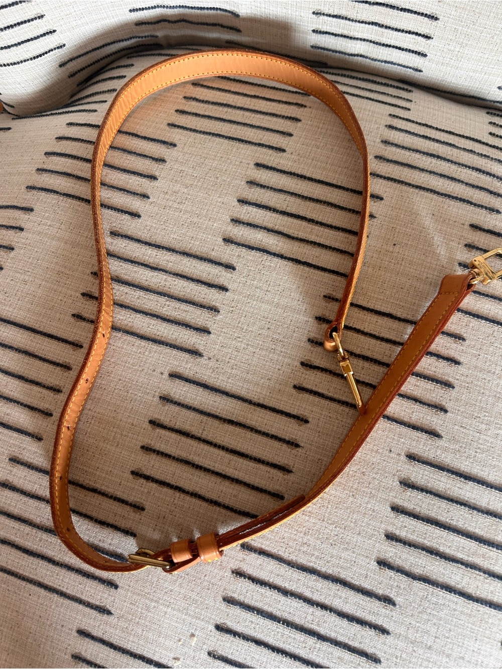 Louis Vuitton Vachetta Leather Shoulder/Crossbody Strap with Gold Hardware